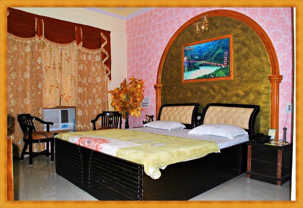Rishabh Grand Castle Resort Rishīkesh Zimmer foto